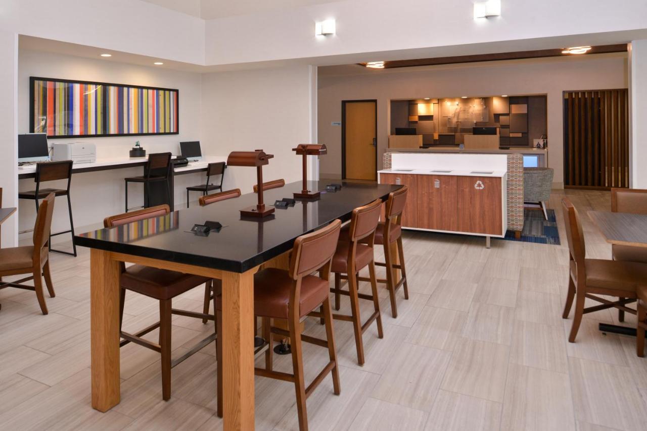 Holiday Inn Express Stockton Southeast By Ihg Kültér fotó