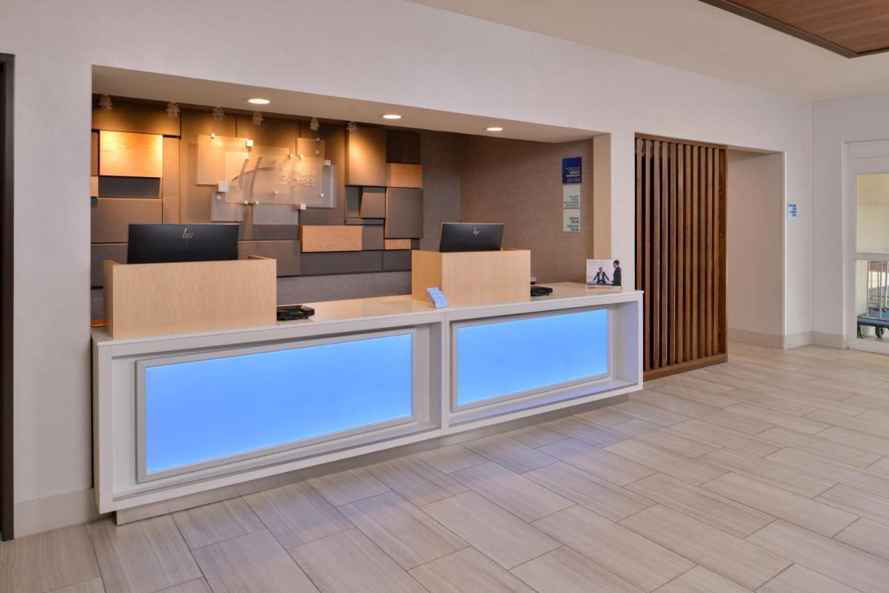 Holiday Inn Express Stockton Southeast By Ihg Kültér fotó